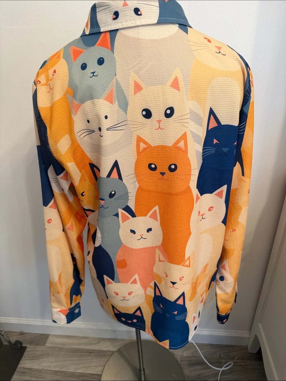 Cat Print Button-Up Shirt in Orange & Blue Size Large
